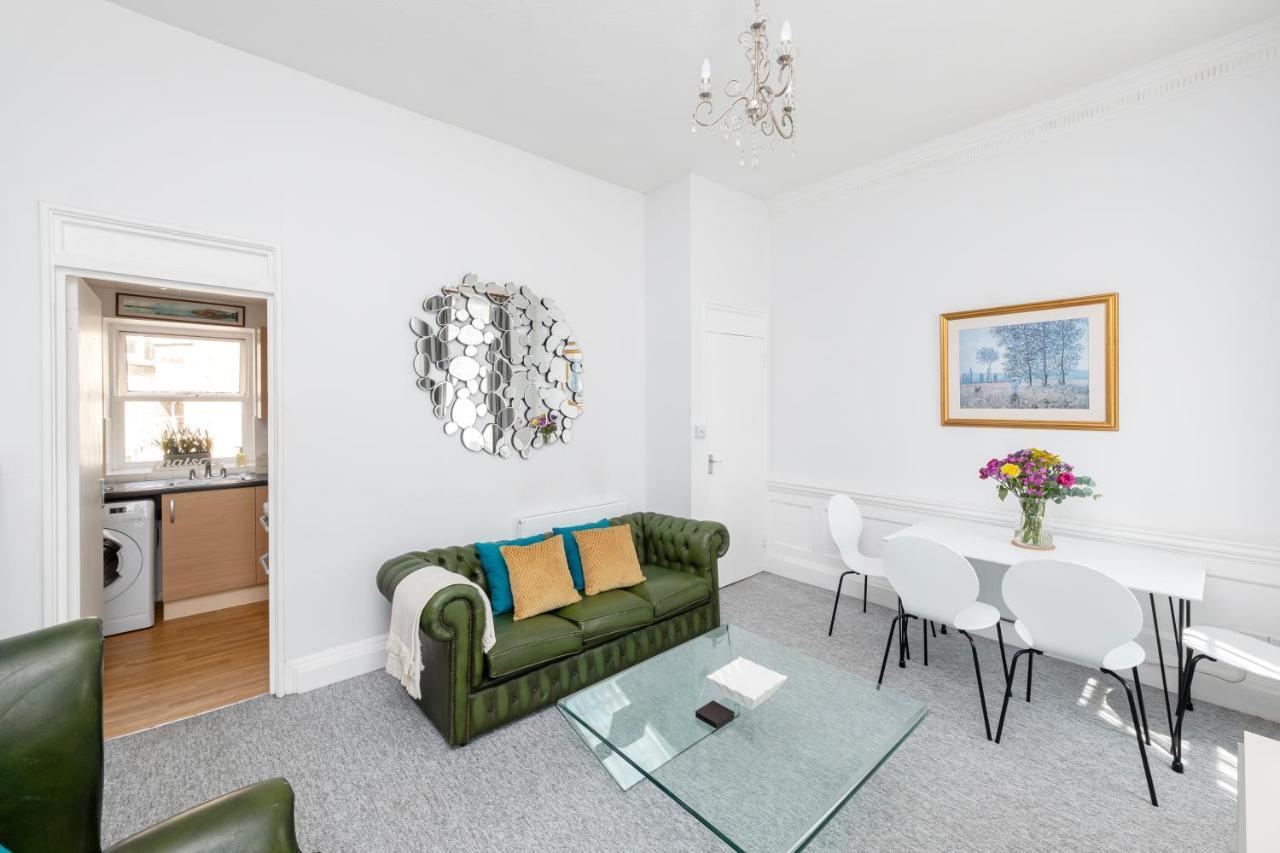 Super City Centre Apartment - Two Bedrooms, Perfect Location Бат Екстериор снимка