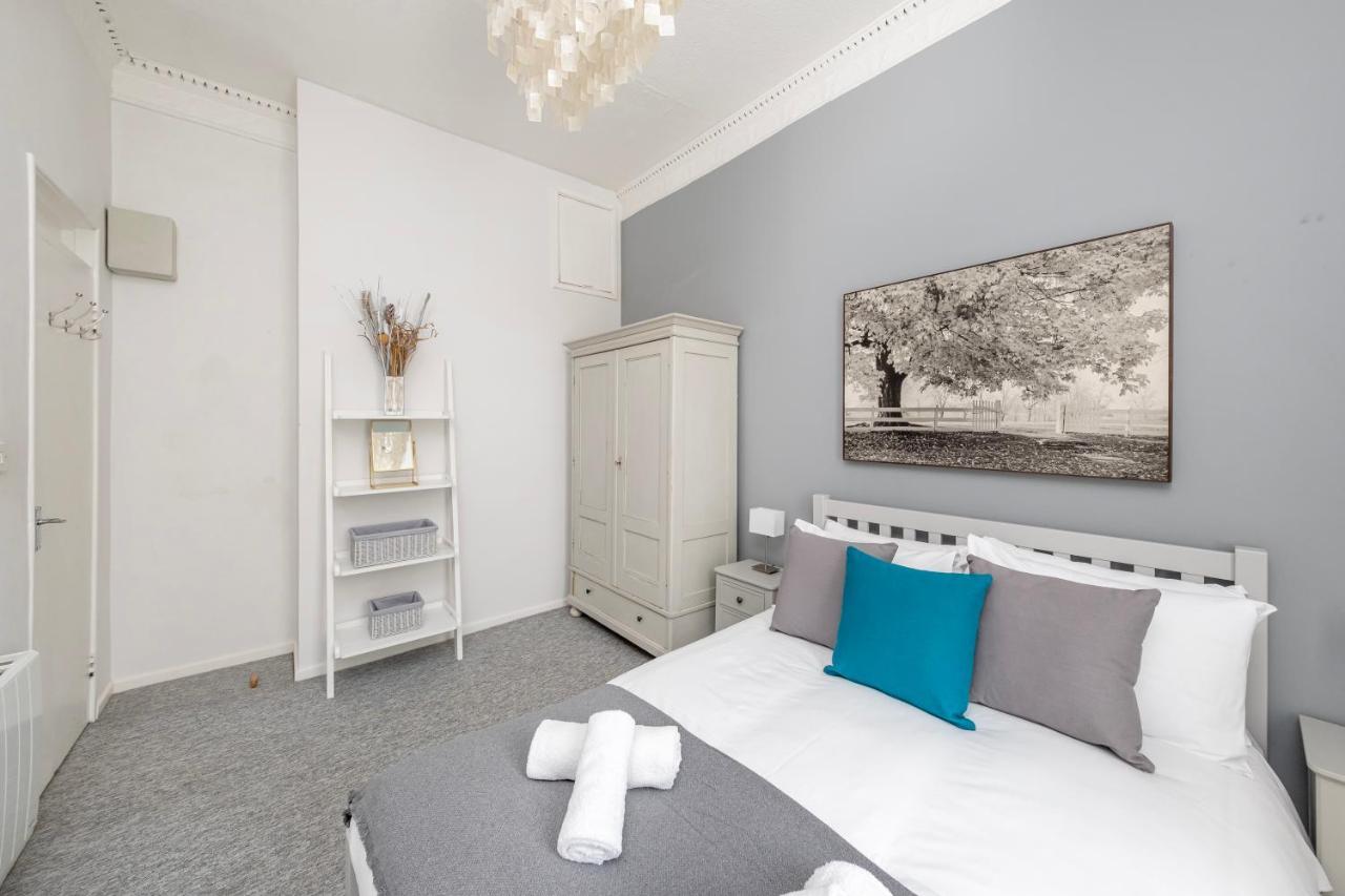 Super City Centre Apartment - Two Bedrooms, Perfect Location Бат Екстериор снимка