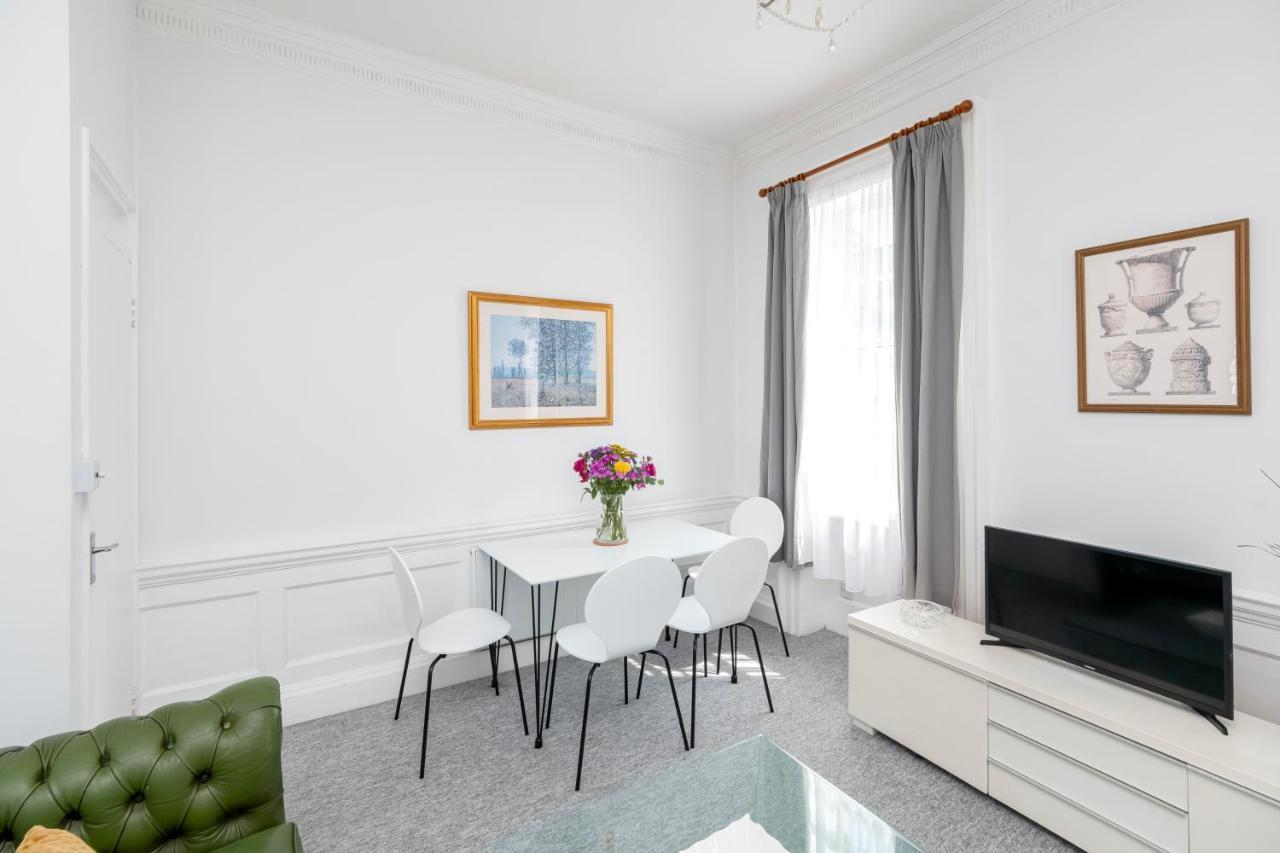 Super City Centre Apartment - Two Bedrooms, Perfect Location Бат Екстериор снимка
